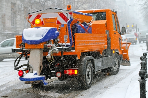 HOW TO USE ROAD SALT WISELY THIS WINTER